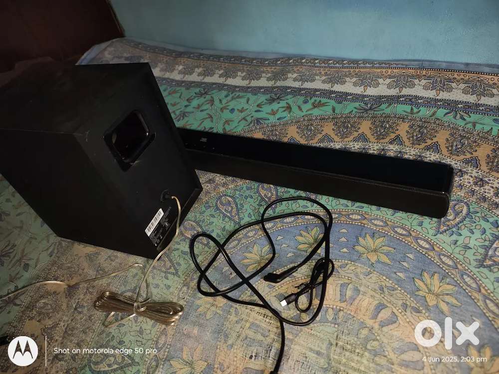 JBL cenematic bar 100W