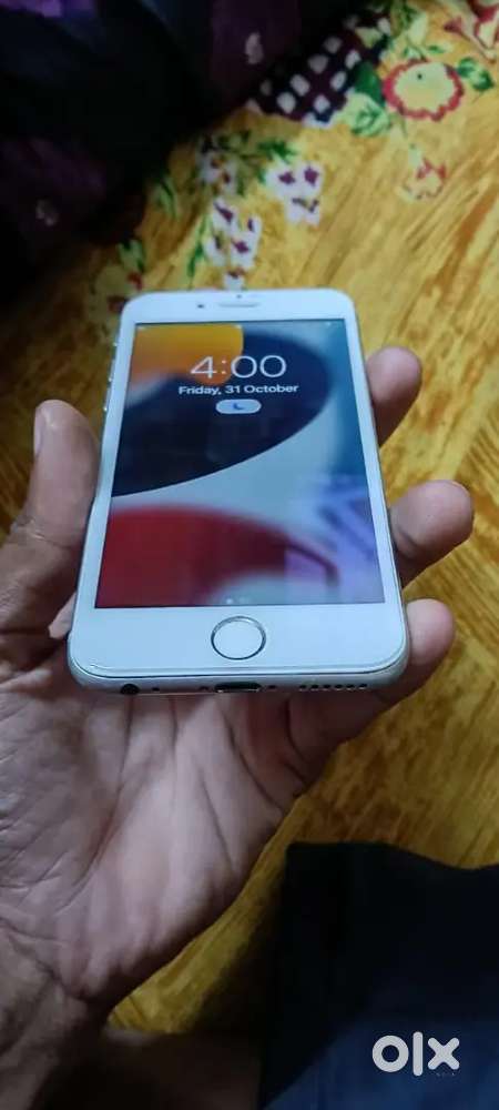 I phone 6s 64 storage all clear condition with cable