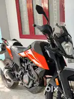 LOW KMS DRIVEN -UNDER WARRANTY-USED ONLY FOR LONG RIDES