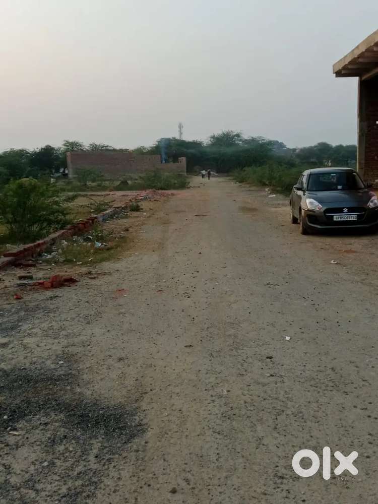 Sonkh road on road gatted sosaity 30ft road