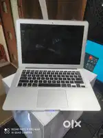 MacBook Air i5, 4gb RAM, 128gb SSD, 13 Screen