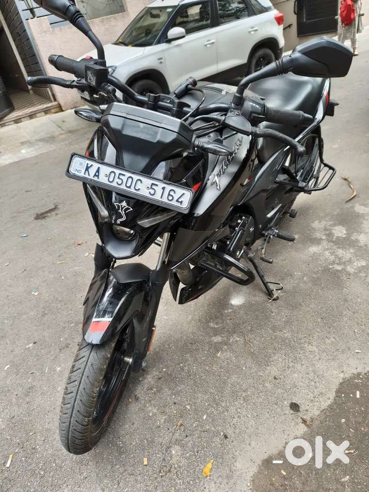 Pulsar N150 – Dual Disc with ABS  Excellent Condition  1st Owner