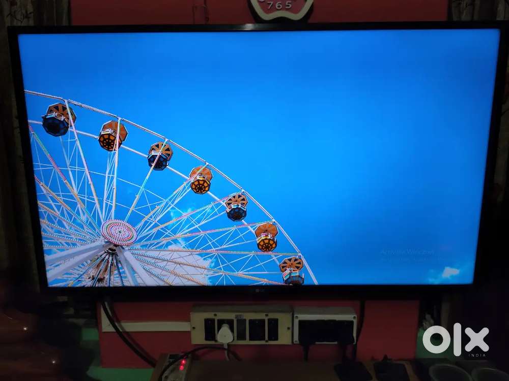 LG 4K LED SMART TV 43 INCH