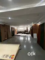 BIG SHOWROOM FOR RENT