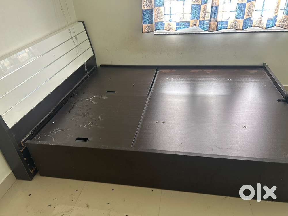 Cot for sale