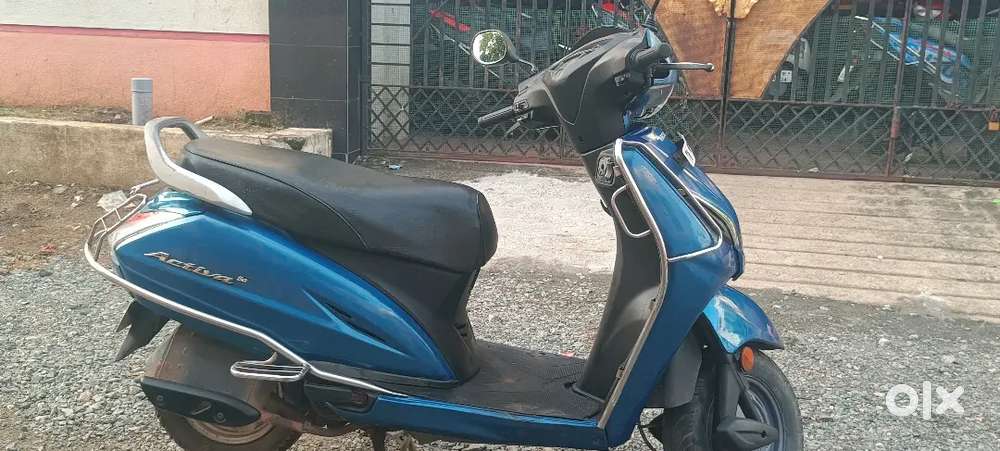 Honda  Activa dlx  2018  model