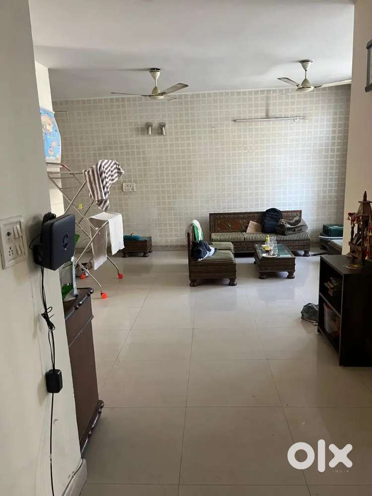 Flat for  sale 2 bhk big size