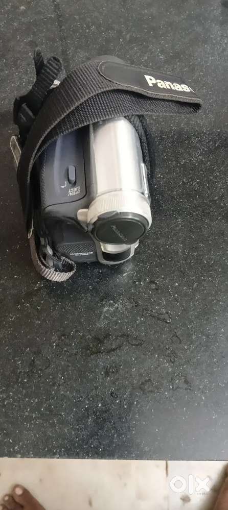 Panasonic PV-GS16 Mini DV Digital Video Camcorder w/ 24x Optical Zoom