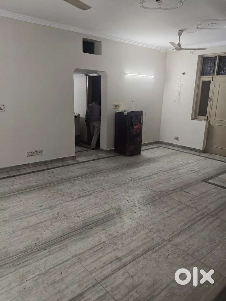 II GOHRI PROPERTIES II 2 BHK FIRST FLOOR WALKING METRO READY TO MOVE