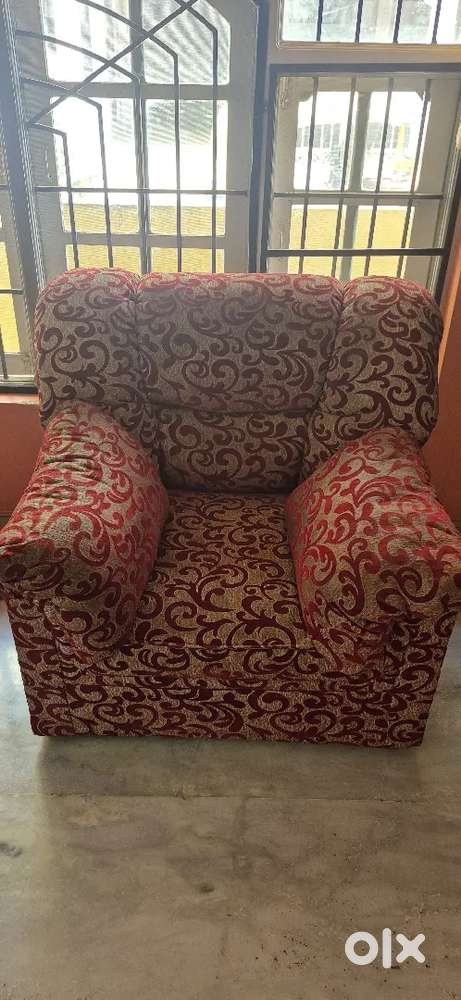 Traditional Damask Brocade 3 +1 -Seater Couch