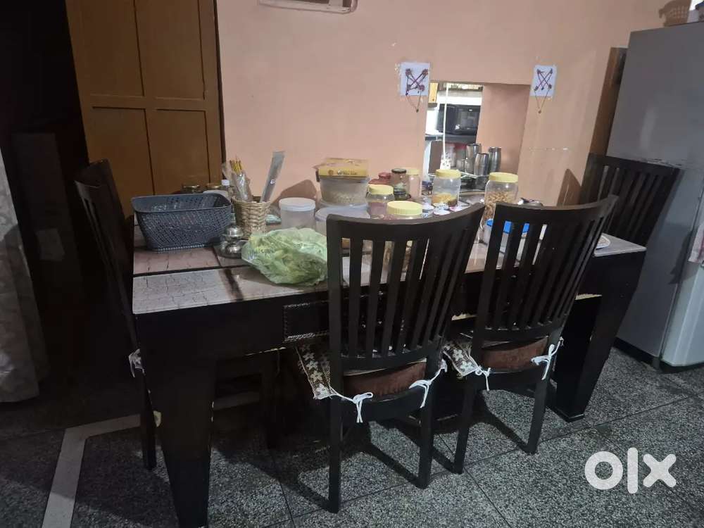 Dining table 6 seater
