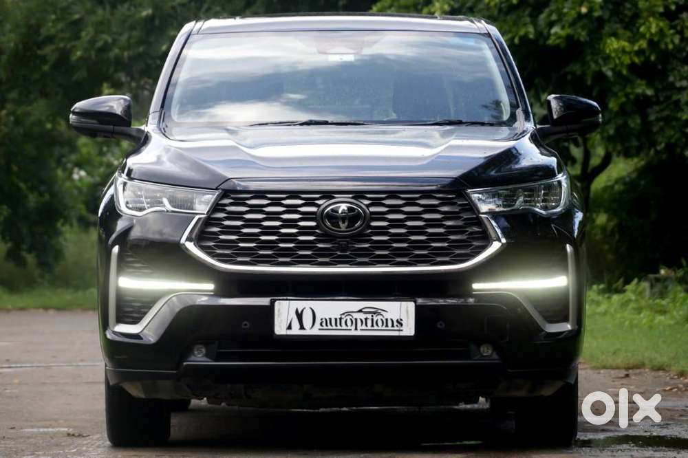 Toyota Innova Hycross 2.0 ZX (O) Hybrid 7 STR, 2023, Petrol