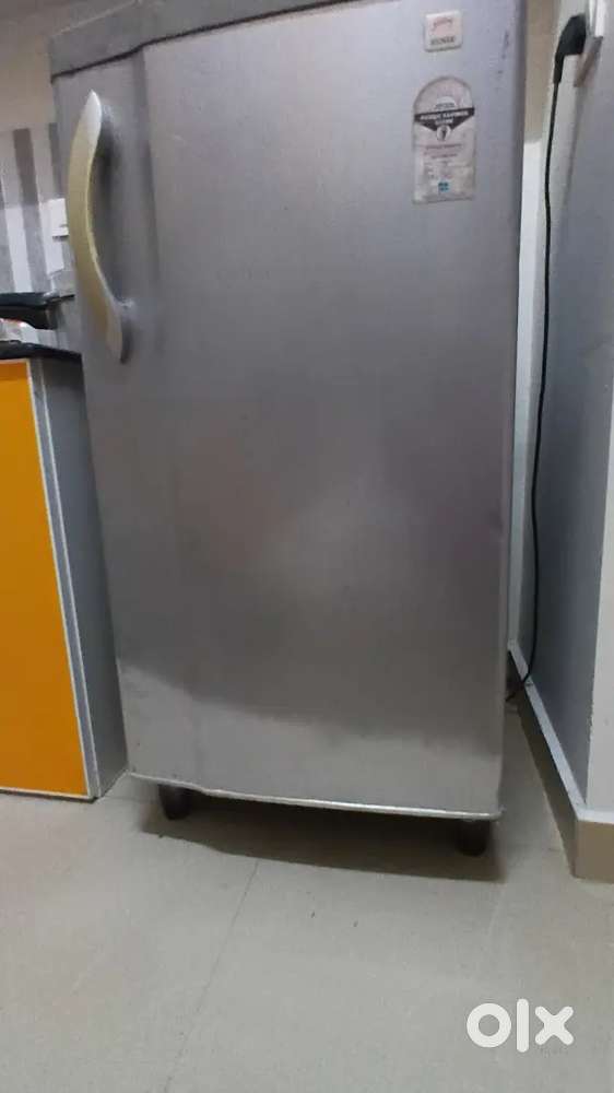 Refrigerator/fridge