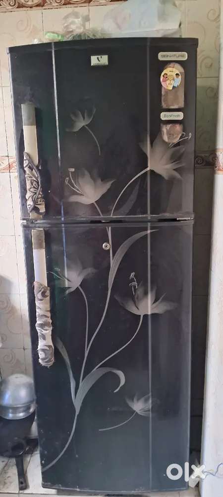 Double door fridge in working condition