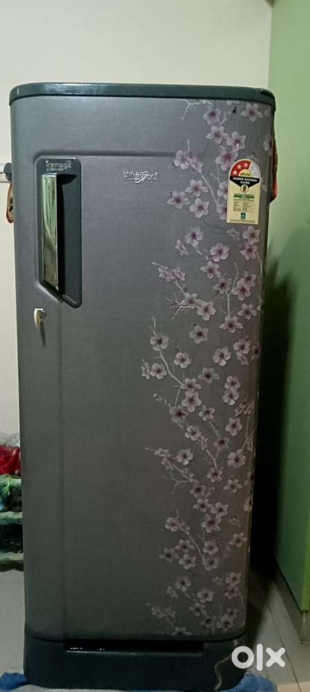 Whirlpools single door fridge ‘ queen size bed /study table for sale