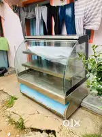 Corner glass counter