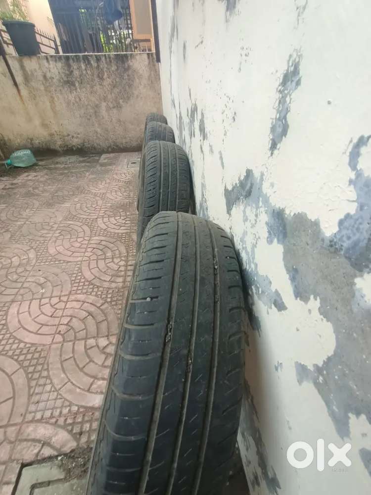 Maruti dezire car tyre front and rear driven 50k km