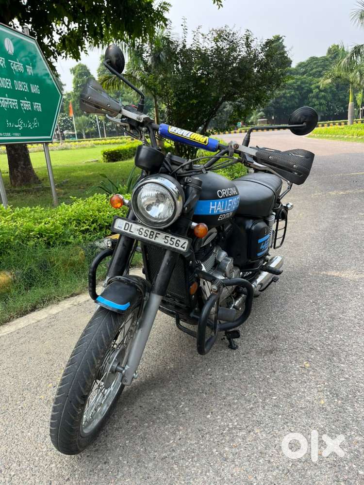 Good condition, less driven, left side exhaust repaired, hand