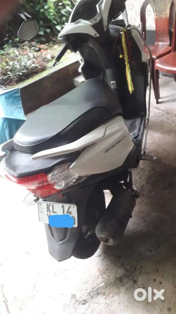 Honda grazia White Scooter, good condition sale