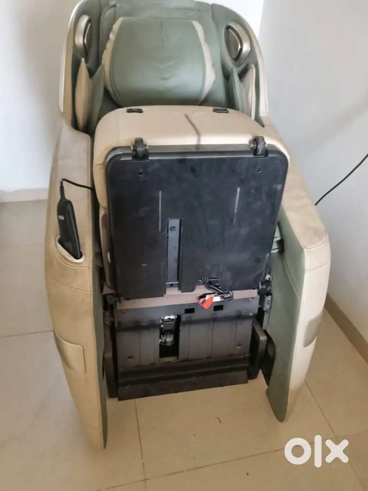 Massaging chair