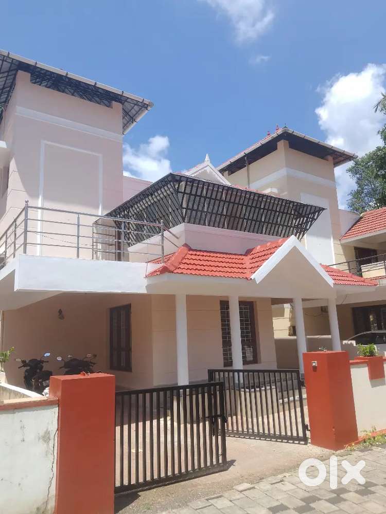 3 BHK INDIPENDENT UNFURNISHED VILLA EROOR nr SHARI TEMPLE