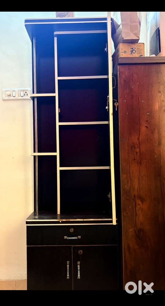 Showcase with mirror