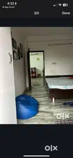 Looking for female flat partner
