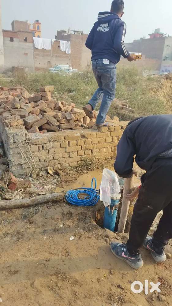 60 gaj plot 28*20. Bonderi wal hue hai.samrsibal laga hua 400 ft.