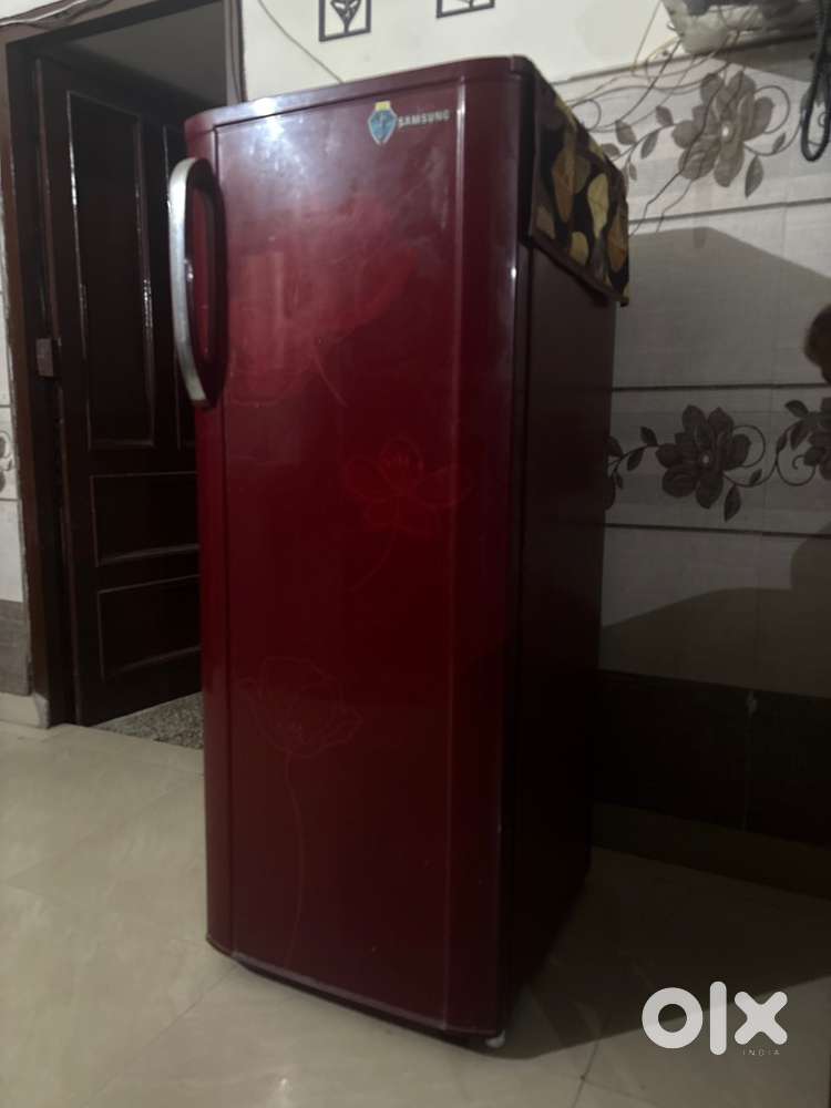 Selling my Samsung single-door refrigerator in great working condition