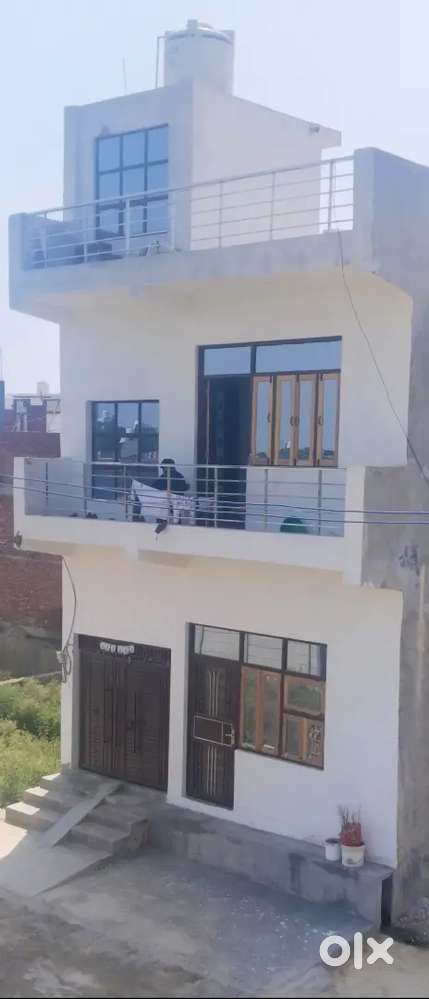 3 room with 1 bathroom 1 kitchen 1 mini hall.