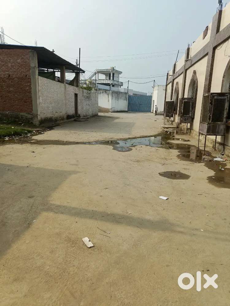हाल किराये पे है 150 गज मे 40ft रोड