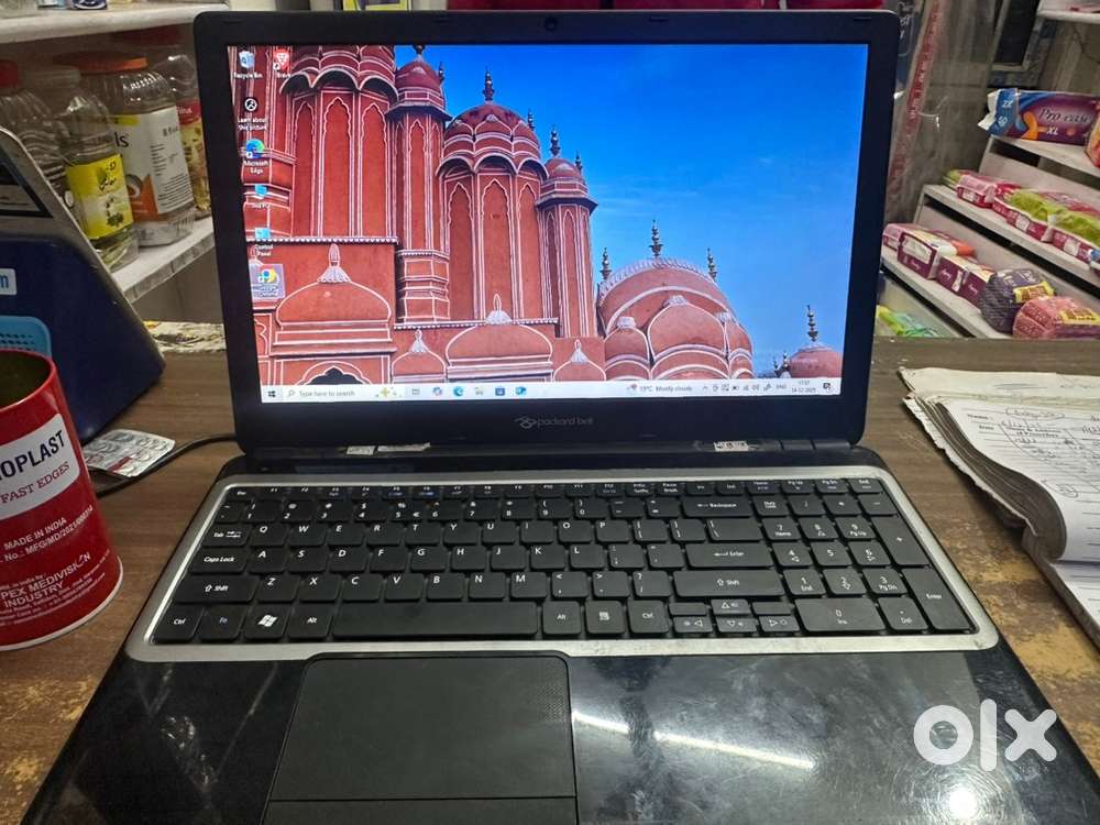 Laptop hai bhai achi decent condition main