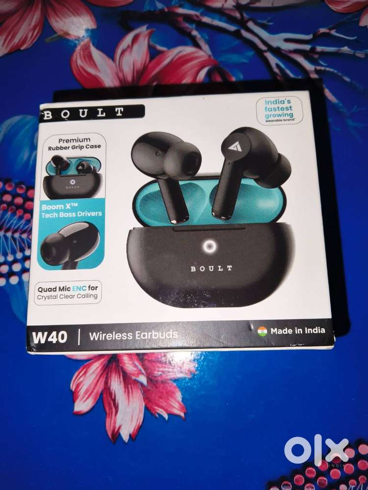 B O U L T    W40 Wireless Earbuds