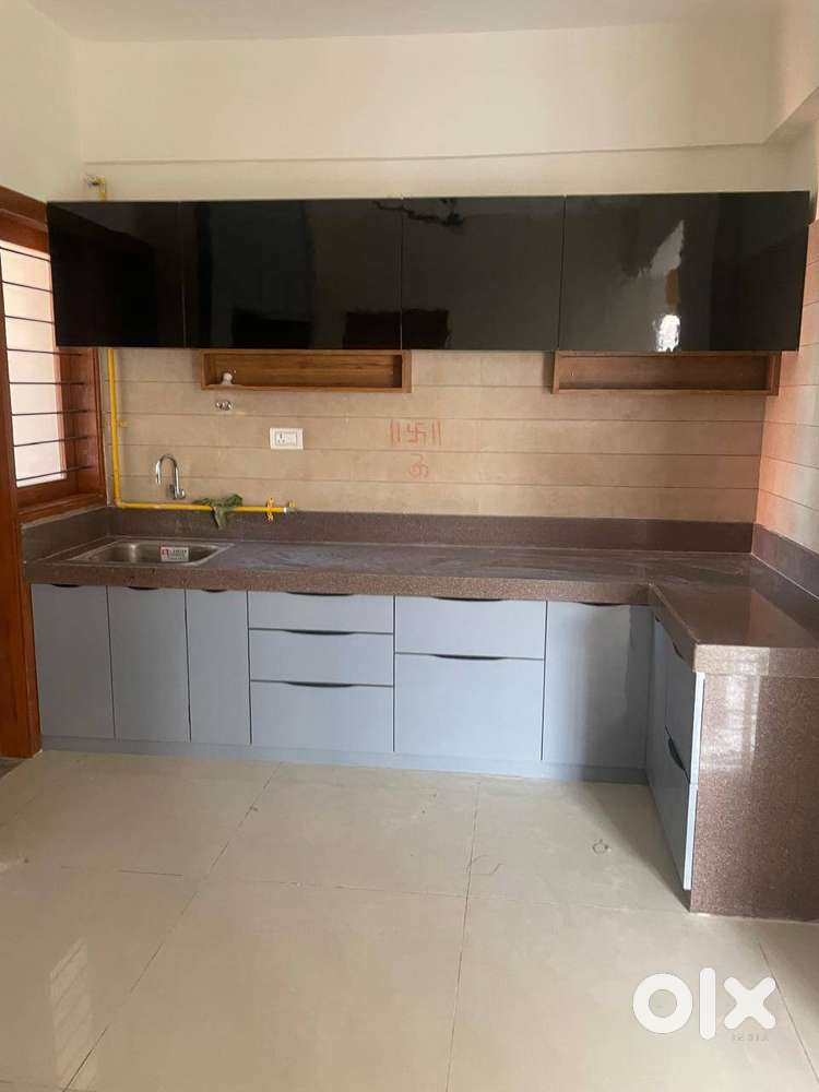 Semi Furnished 3 Bhk Flat Available For Rent In Motera 3