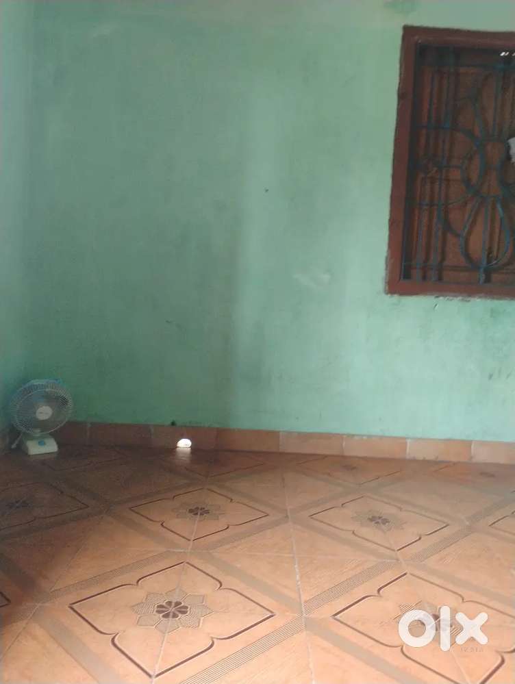 Urgently needed a female roommate