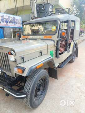 Mahindra commander jeep