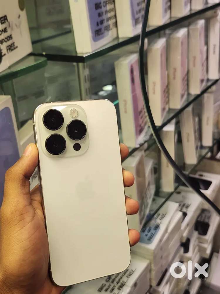 Iphone 15 pro white colour ( 256 GB )