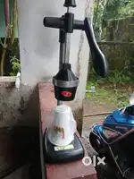 Vinr brand hand press juicer