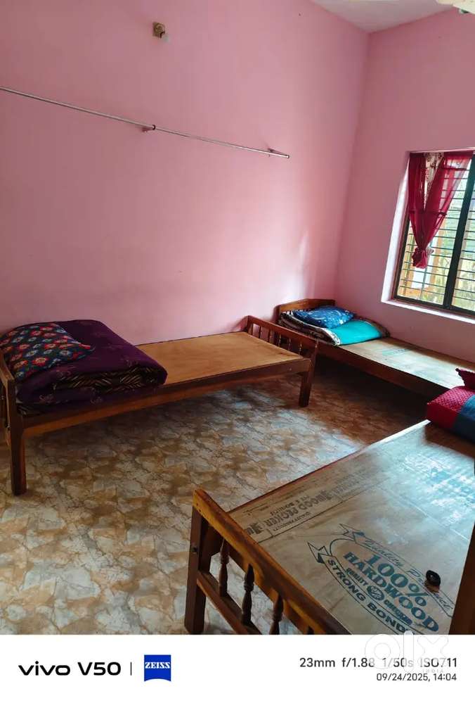 8cent plot for Sale Kazhakuttam