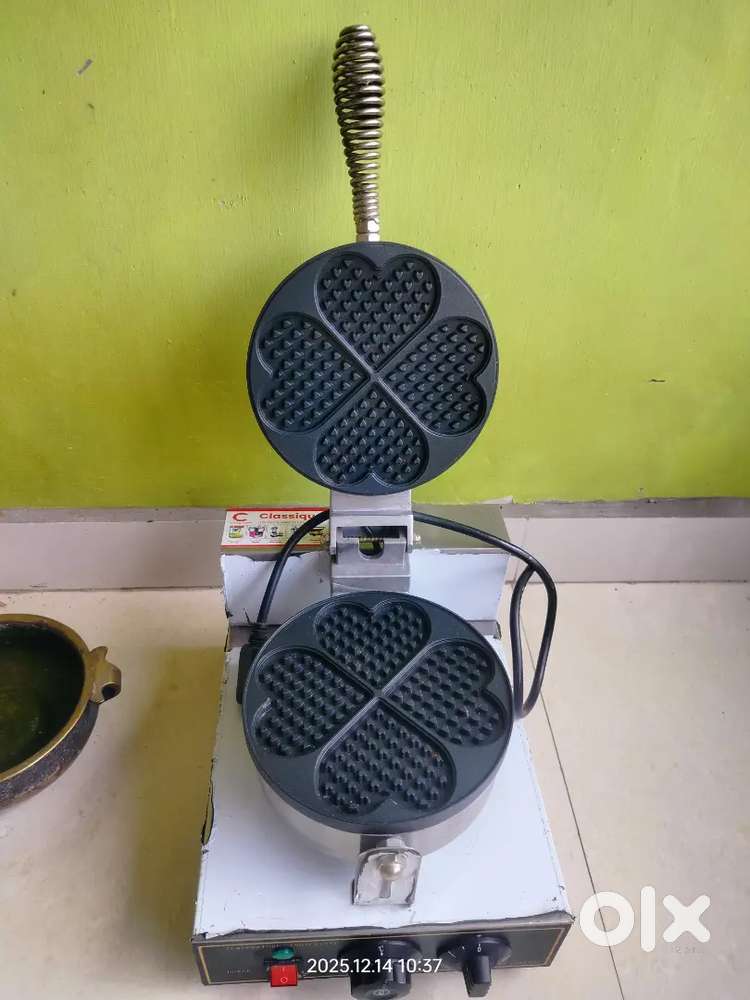Belgium waffle machine
