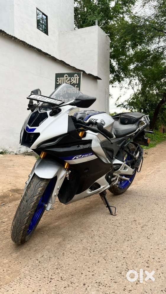 Yamaha R15m V4