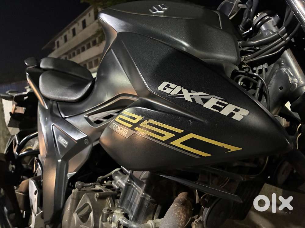 Gixxer 250 matte black, only 9000+ driven, non accidents, No Loan