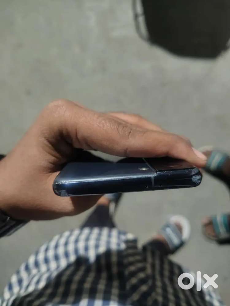 Samsung s21 8/256 with OG charger