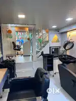 Need female beautician for beauty salon
