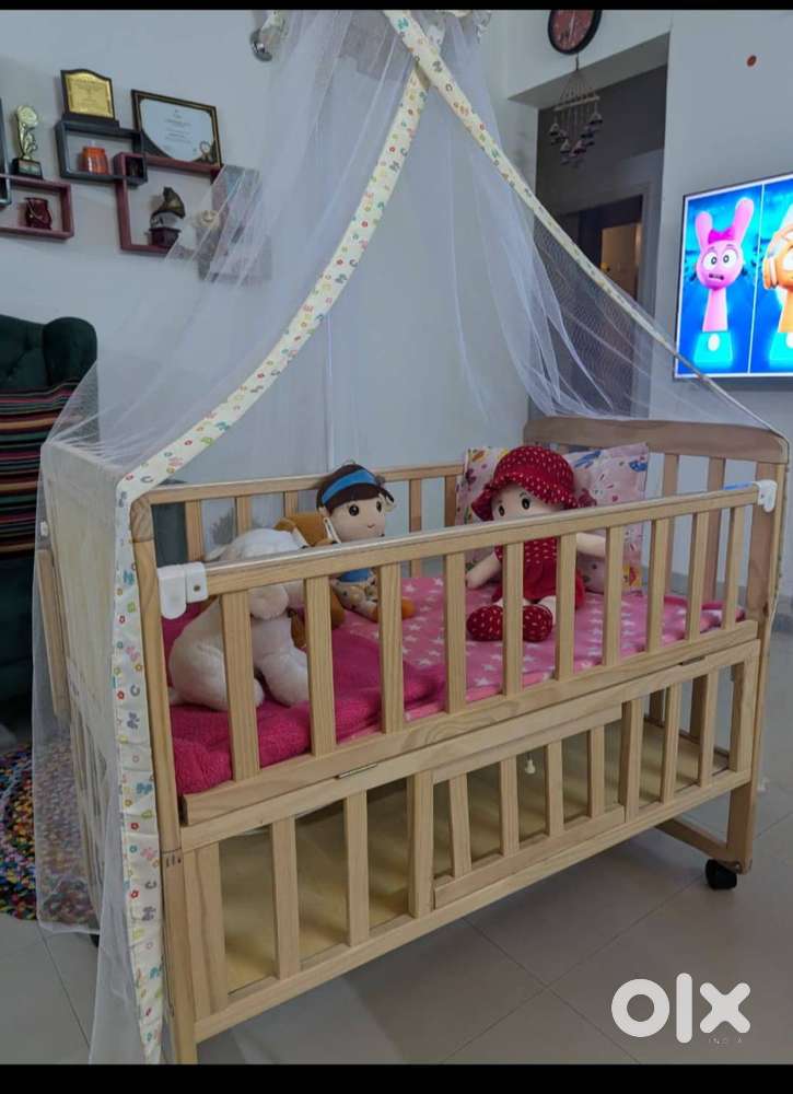 Kids wooden cot