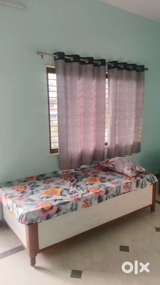 Boys PG Nagpur Semi-Furnished Wi-Fi Attached Washroom