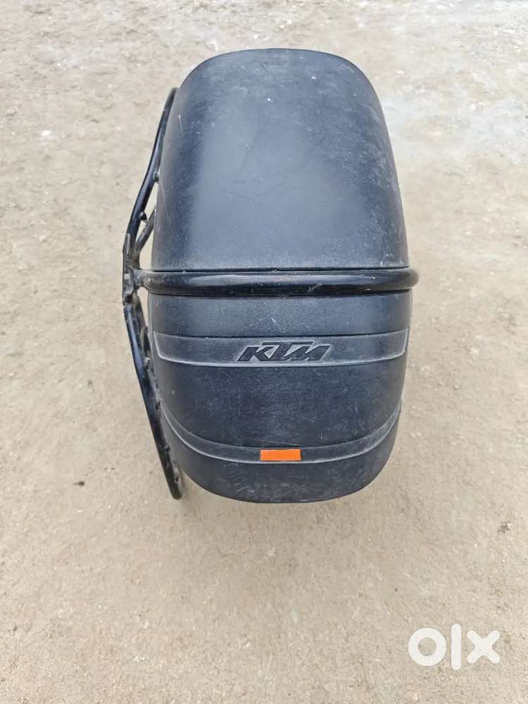 Duke 200 bs3 Tyre hugger with saree guard original