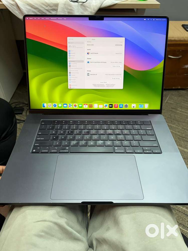 Macbook pro M1 Pro chip 1TB 16GB