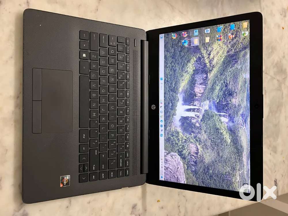 Hp 240 G7 Notebook 14, AMD Ryzen 5 3500U, 8GB Ram ddr4  256GB SSD