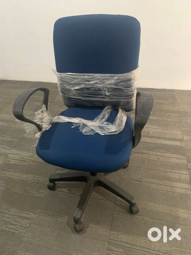 office chair,Table , carpet and 2 computers for sale